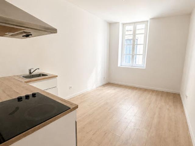Location Appartement 1 pièce 20 m2 Nimes