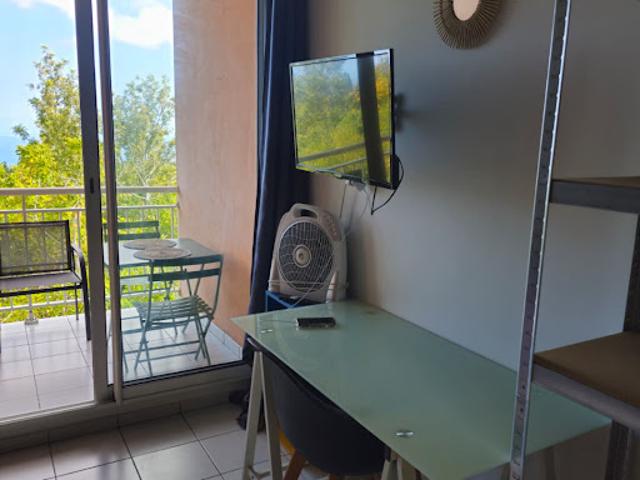 Location Appartement 1 pièce 20 m2 Le tampon