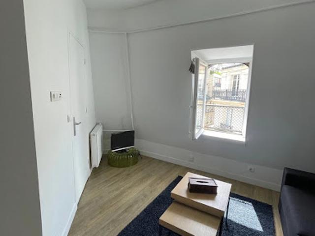 Location Appartement 1 pièce 20 m2 Paris 8ème