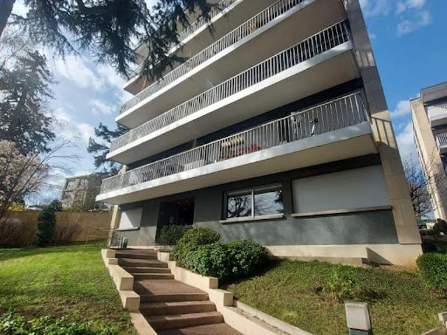 Location Appartement 1 pièce 20 m2 Sevres