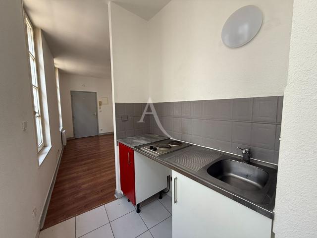 Location appartement 1 pièce, 20.07m², Saintes