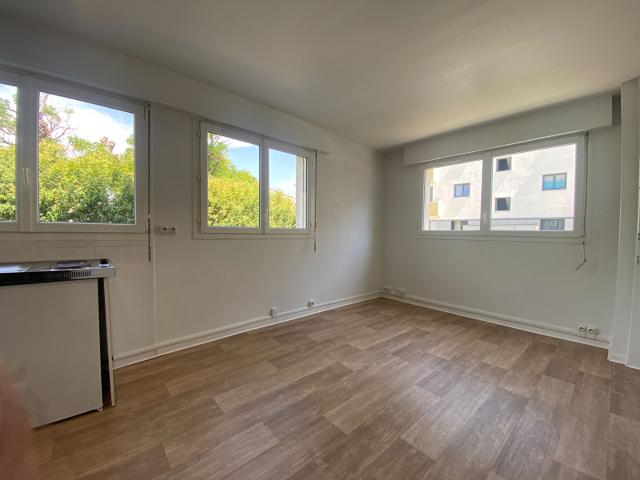 Appartement 1 pièce Saint Cyr l'École 20.00m² 672€ à louer l'Adresse