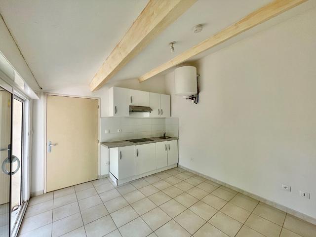 Location appartement 1 pièce, 20.63m², Sernhac
