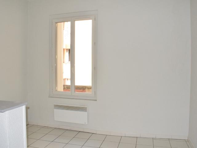 Location Appartement 1 pièce 20m² NARBONNE 11100