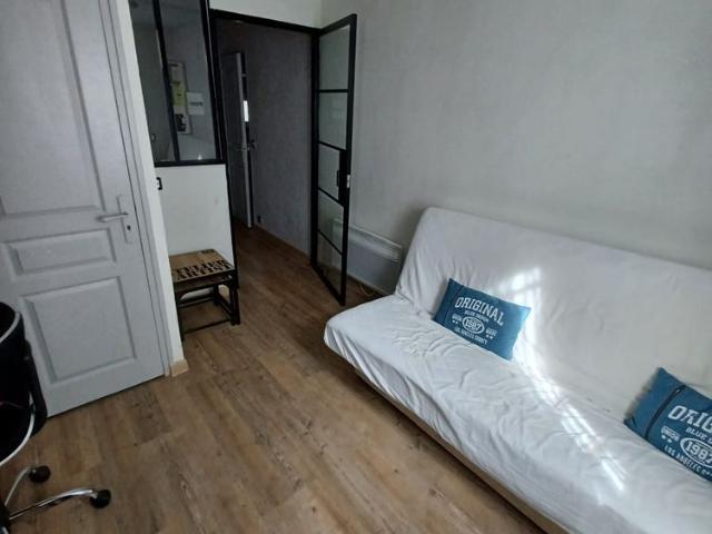 Location Appartement 1 pièce 20m² NIMES 30000
