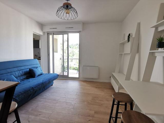 Location Appartement 1 pièce 20m² NIMES 30000
