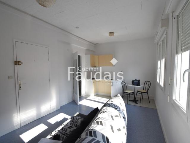 Location Appartement 1 pièce 20m² ST LO 50000