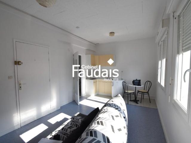 Location Appartement 1 pièce 20m² ST LO 50000