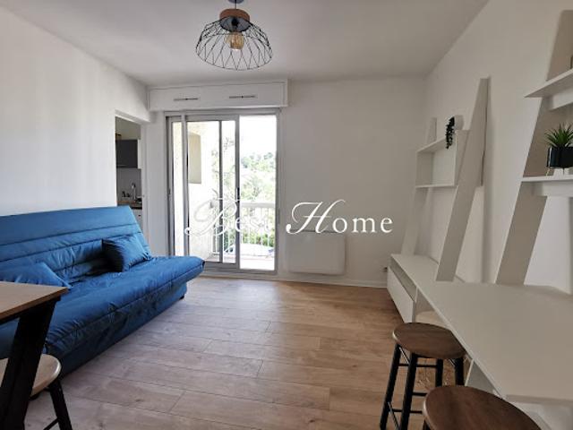 Location Appartement 1 pièce 21 m2 Nimes