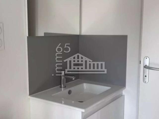 Location appartement 1 pièce 21 m² Tarbes 65000