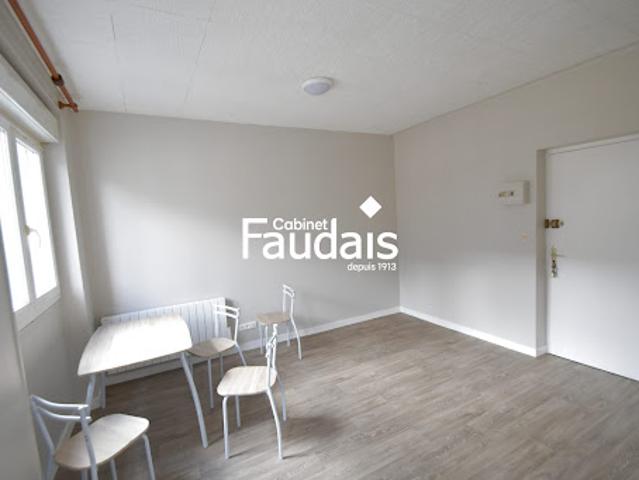 Location Appartement 1 pièce 21.24 m2 Saint lo