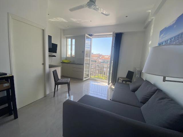 Location Appartement 1 pièce 21.38 m2 Nice