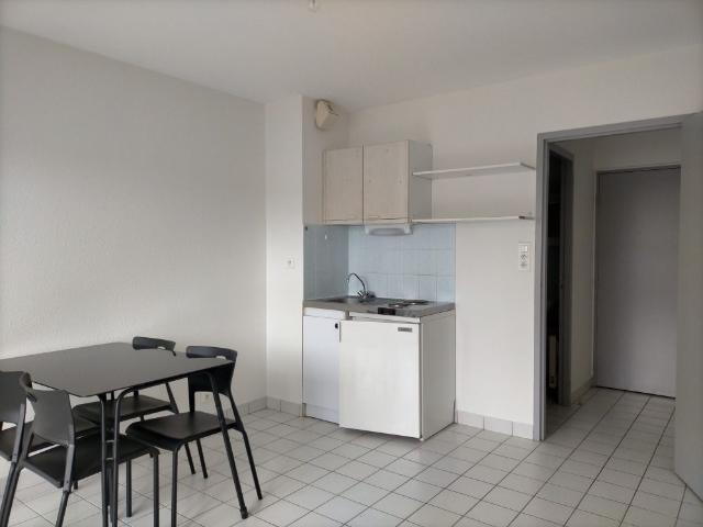 Location Appartement 1 pièce 21m² RODEZ 12000