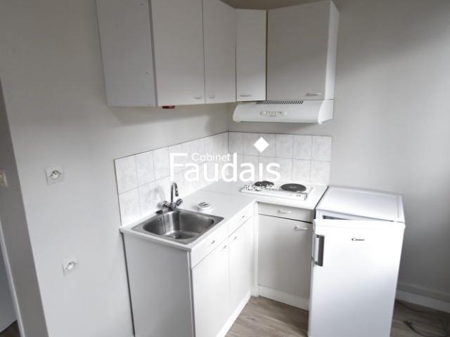 Location Appartement 1 pièce 21m² ST LO 50000