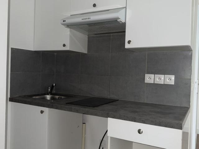 Location Appartement 1 pièce 21m² ST MAUR DES FOSSES 94210