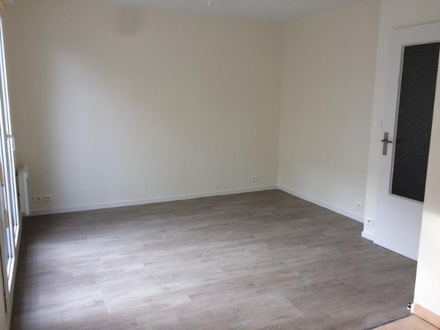 location appartement 1 pièce 22 m² orleans: t1 de 22.96 m² | 13626 durand montouché