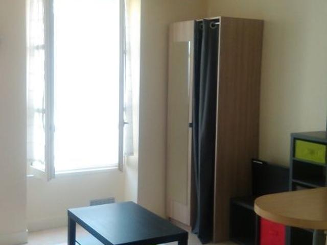 Location Appartement 1 Pièce 22 m² Meublé