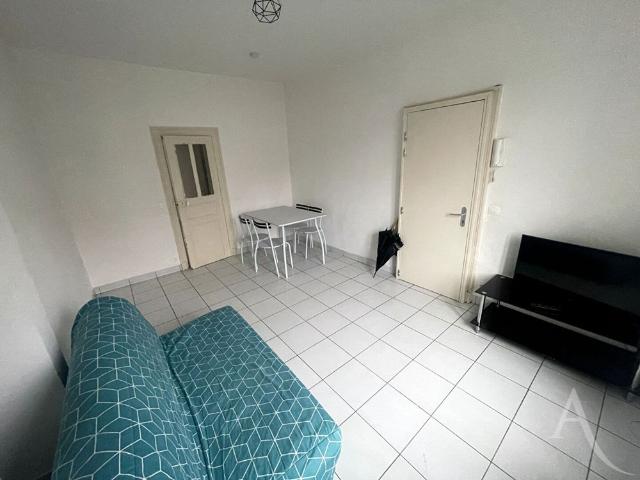 Location appartement 1 pièce, 22.00m², Châteauroux