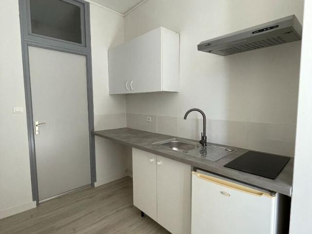 Location appartement 1 pièce, 22.00m², Fontenay le Comte