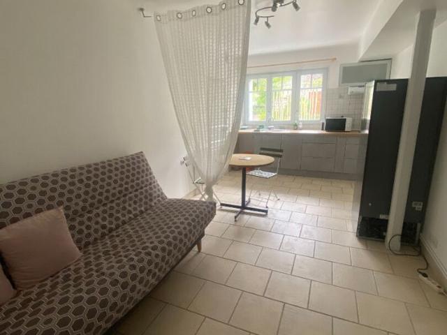 Location appartement 1 pièce, 22.69m², Veuzain sur Loire