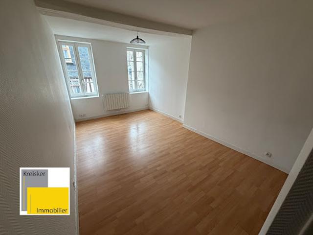 Location Appartement 1 pièce 22.7 m2 Morlaix