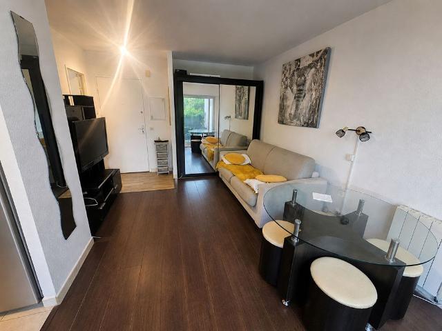 Location appartement 1 pièce, 22.84m², Grasse