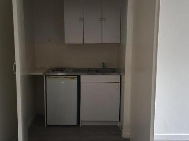 Location Appartement 1 pièce 22m² BRIVE LA GAILLARDE 19100