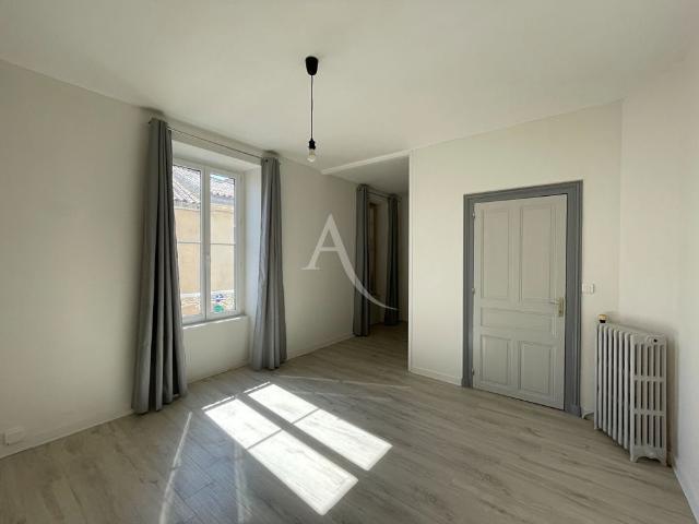 Location Appartement 1 pièce 22m² FONTENAY LE COMTE 85200