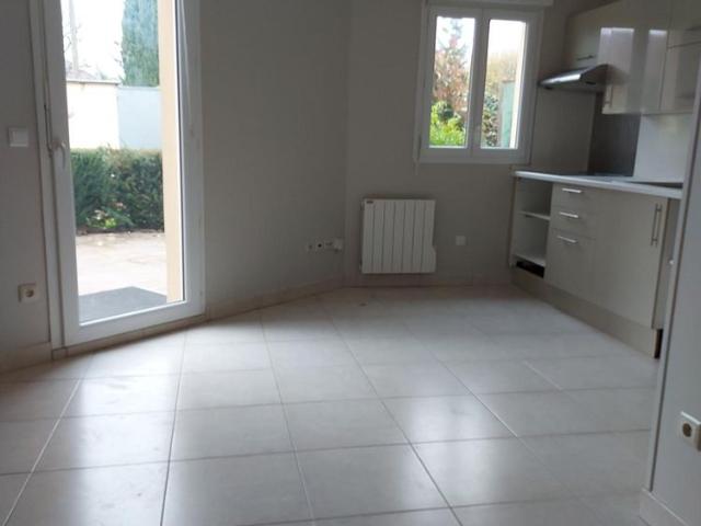 Location Appartement 1 pièce 22m² LES ESSARTS LE ROI 78690