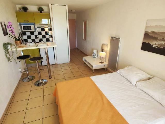 Location Appartement 1 pièce 22m² SIGNES 83870