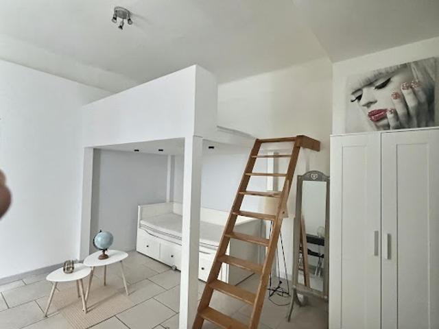 Location Appartement 1 pièce 23 m2 Marseille 4ème