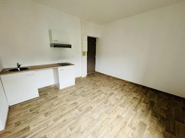 Location Appartement 1 pièce 23 m2 Saint Quentin