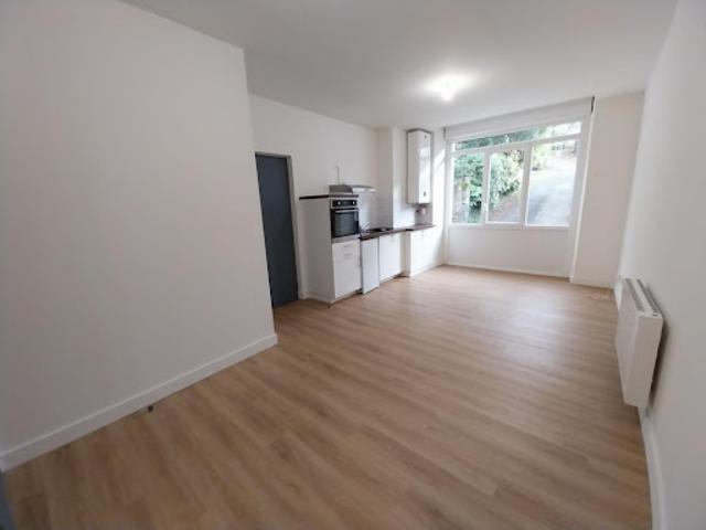 Location Appartement 1 pièce 23.55 m2 Saint Yrieix la Perche