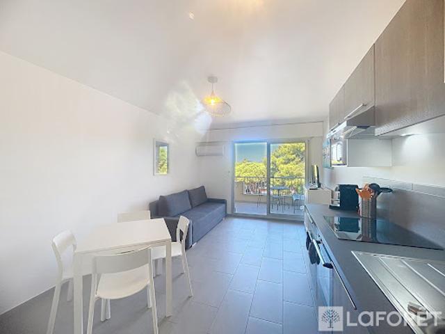 Location Appartement 1 pièce 23.62 m2 Hyeres