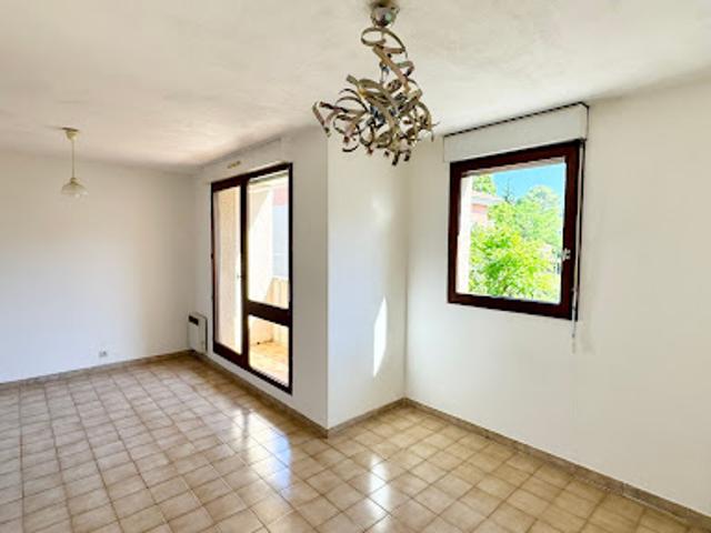 Location Appartement 1 pièce 23.79 m2 Aix en Provence