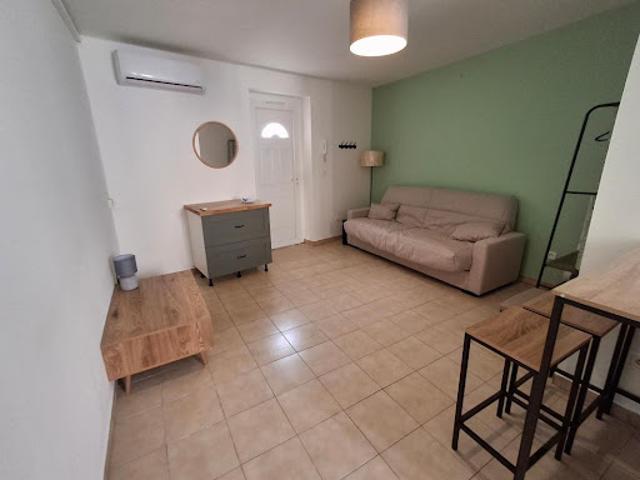 Location Appartement 1 pièce 23.73 m2 Nimes