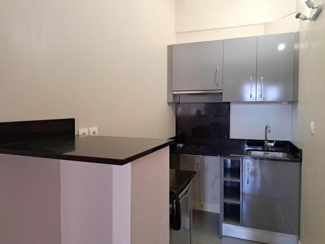 Location Appartement 1 pièce 23m² TOURS 37000