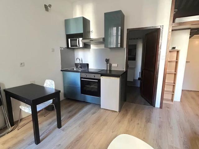 Location Appartement 1 pièce 23m² AIX EN PROVENCE 13100