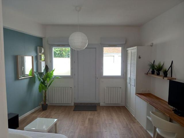 Location Appartement 1 pièce 23m² ROCHEFORT 17300