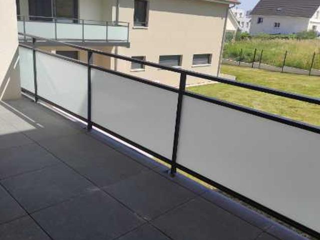 Location: Appartement 1 pièce 34 m2 – ETUPES