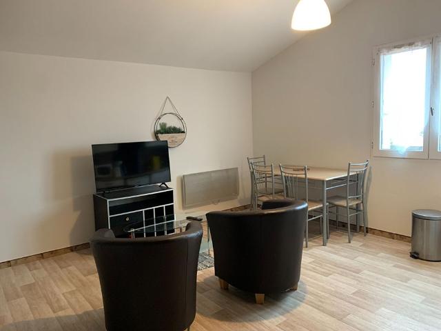 Location appartement 1 pièce, 34.00m², Jonzac