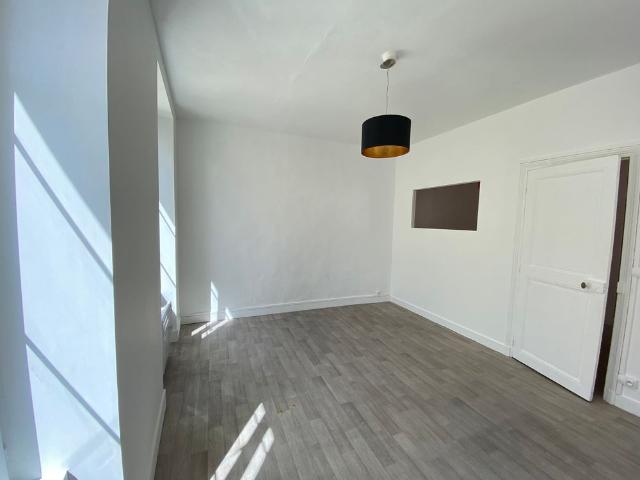 Location Appartement 1 pièce 34m²