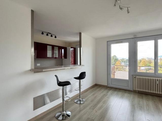 Location Appartement 1 pièce 34m²