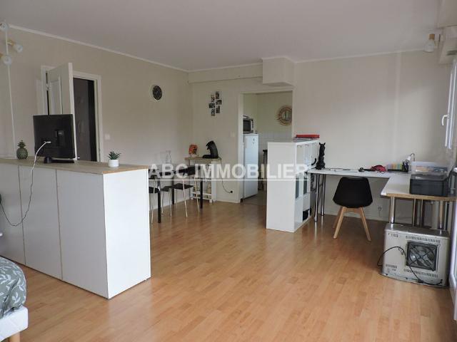 Location Appartement 1 pièce 34m²