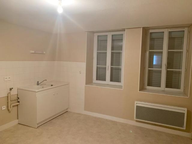 Location Appartement 1 pièce 34m² AUTUN 71400