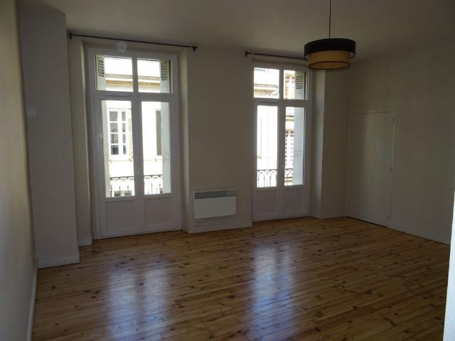 Location Appartement 1 pièce 34m² BORDEAUX 33000