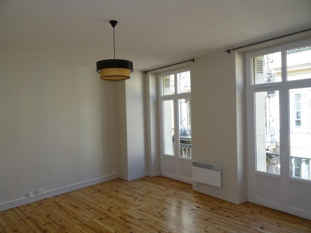 Location Appartement 1 pièce 34m² BORDEAUX 33000