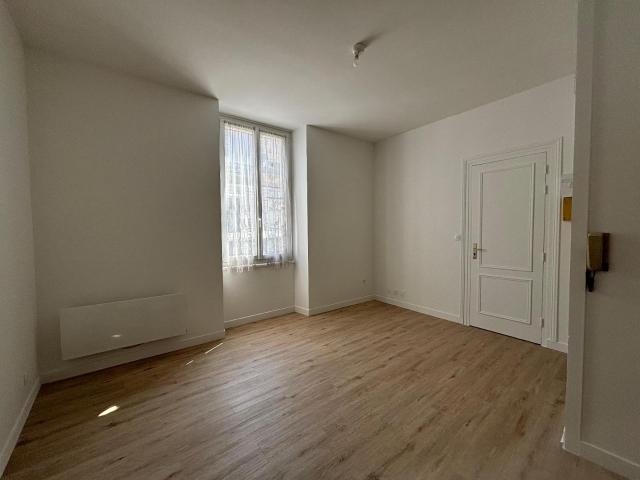 Location Appartement 1 pièce 34m² BORDEAUX 33000