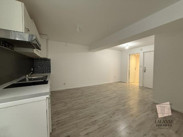 Location Appartement 1 pièce 34m² BORDEAUX 33000