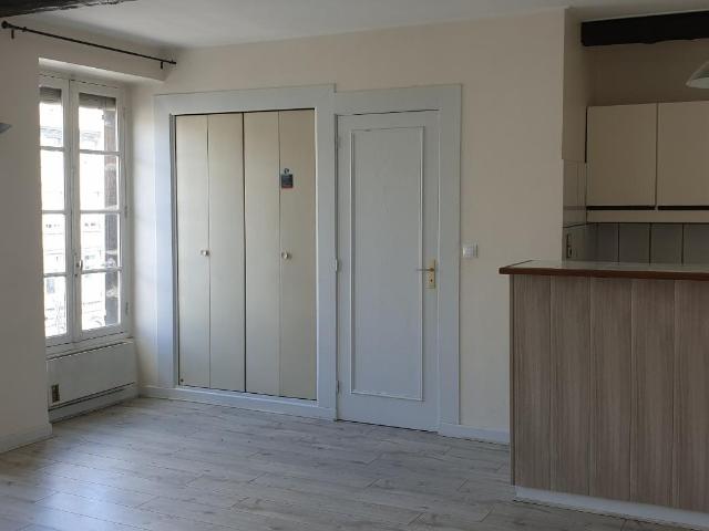 Location Appartement 1 pièce 34m² CLERMONT FERRAND 63000